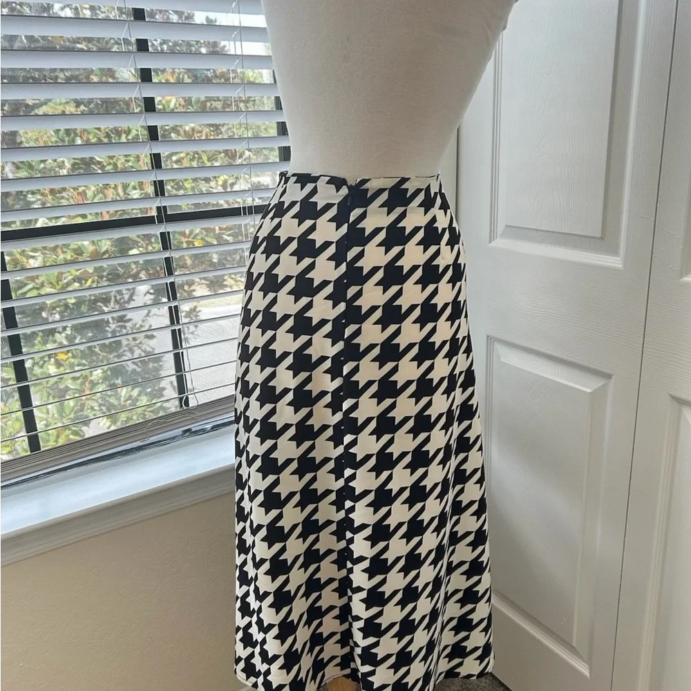 ELOQUII Plus Size 24 Houndstooth Draped Midi Skirt - Picture 3 of 5